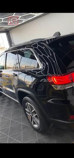 جیپ گراند شیرۆکی